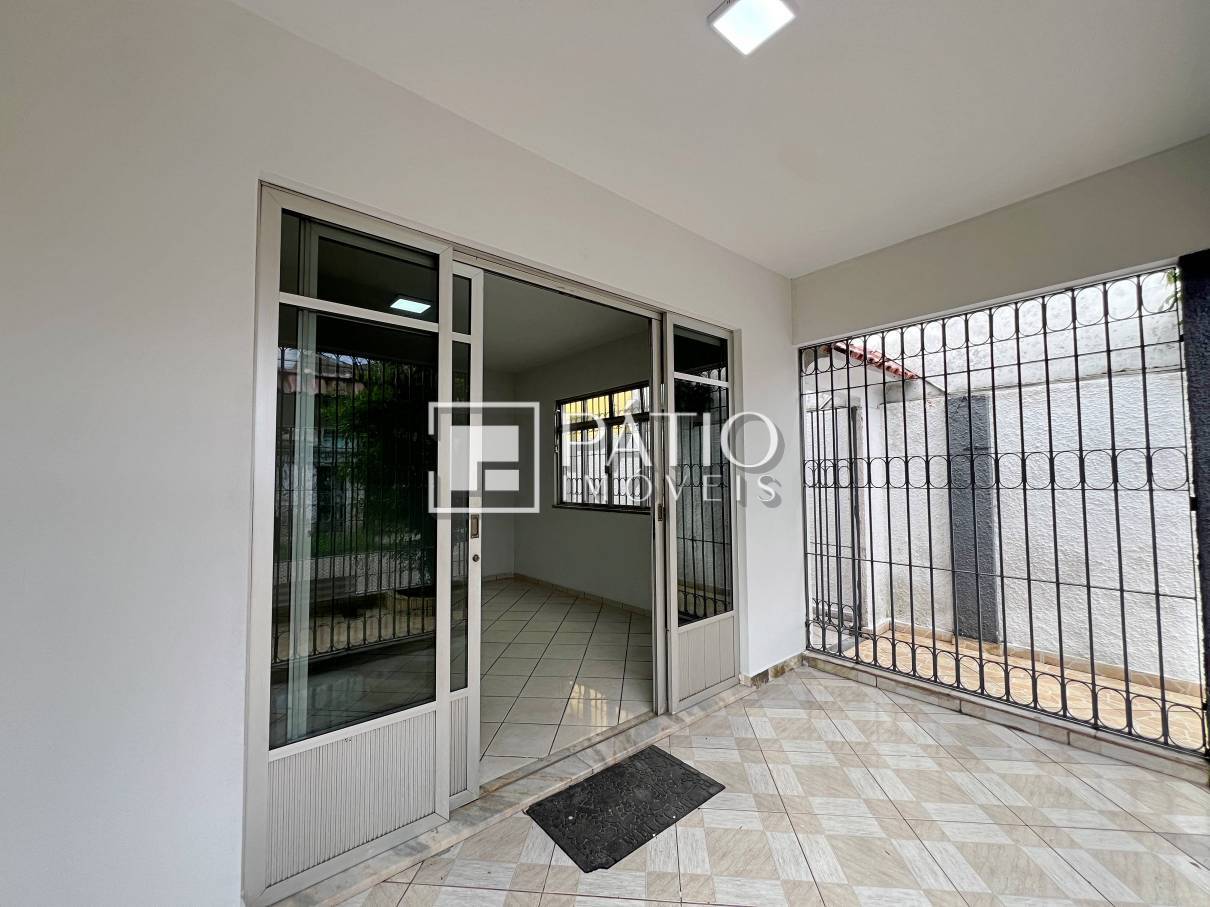 Casa à venda e aluguel com 6 quartos, 356m² - Foto 3