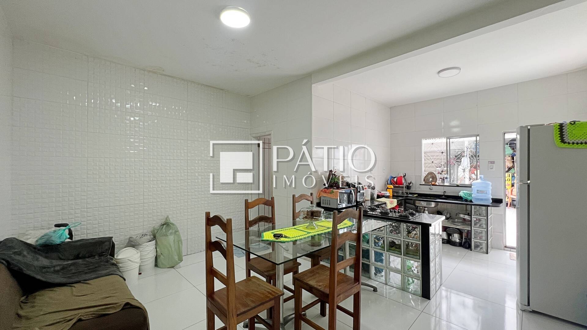 Casa à venda com 2 quartos, 179m² - Foto 1